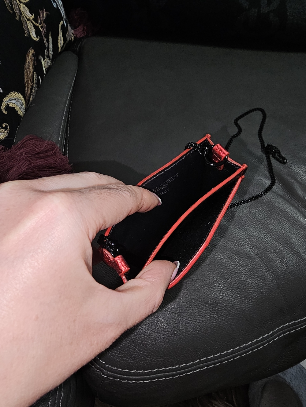 Red Metallic Quilted Crossbody Skull Phone Pouch On Chain - Picture 9 of 13